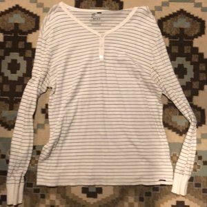 Men’s longsleeve V-neck three button T-shirt